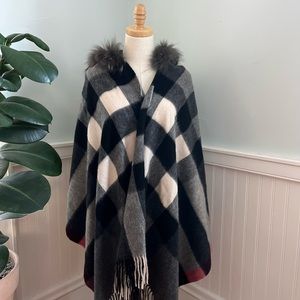 Charm Furs New York Wrap Cape One size